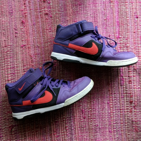 nike air mogan mid 2